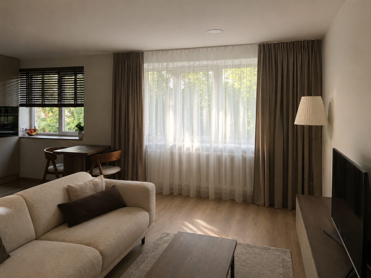 Šviesių apartamentų interjero detalė